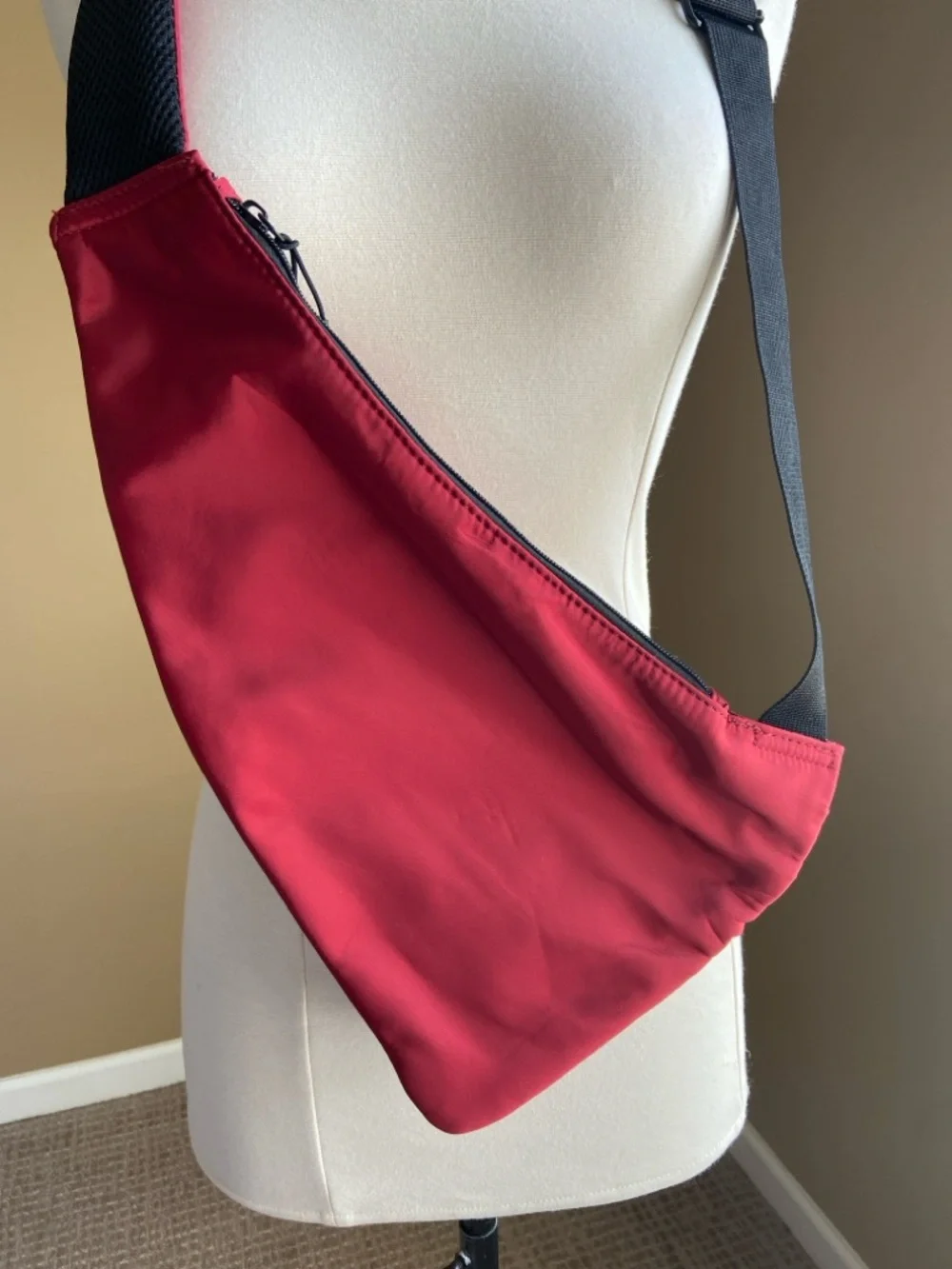 FP Movement by Free People Red Crossbody Sling Bag NWT Gender Neutral - Picture 7 of 8